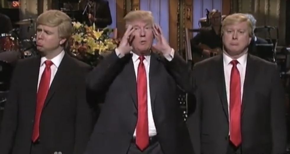 'Trump's a Racist!': GOP Candidate Gets Heckled to Start 'SNL' Episode — but It's Not What You Think