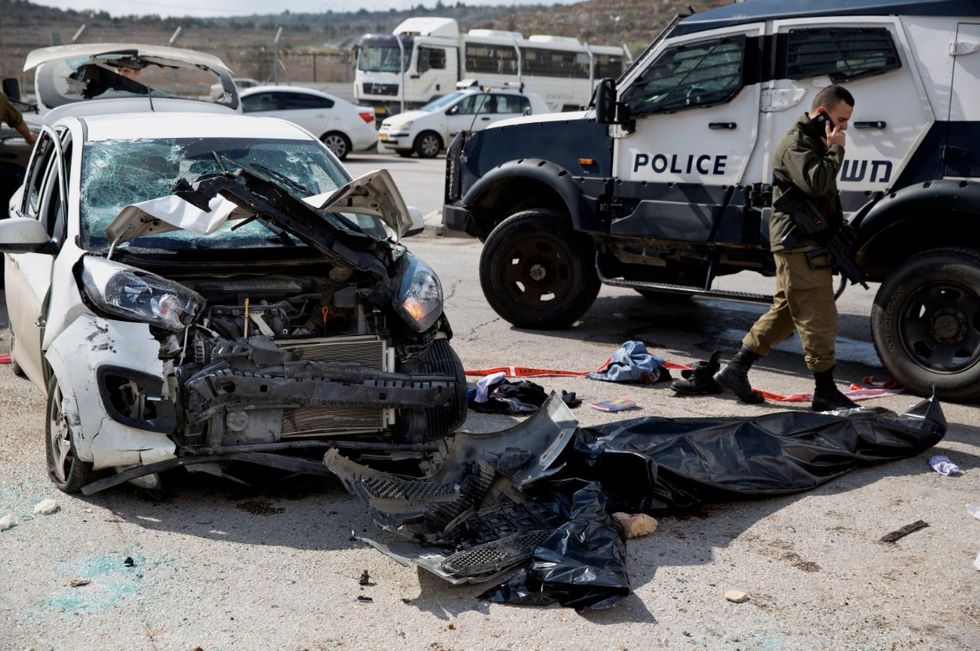 Palestinian Rams Car Into Israelis Standing at Hitchhiking Station in West Bank; Four Hurt, Attacker Shot Dead