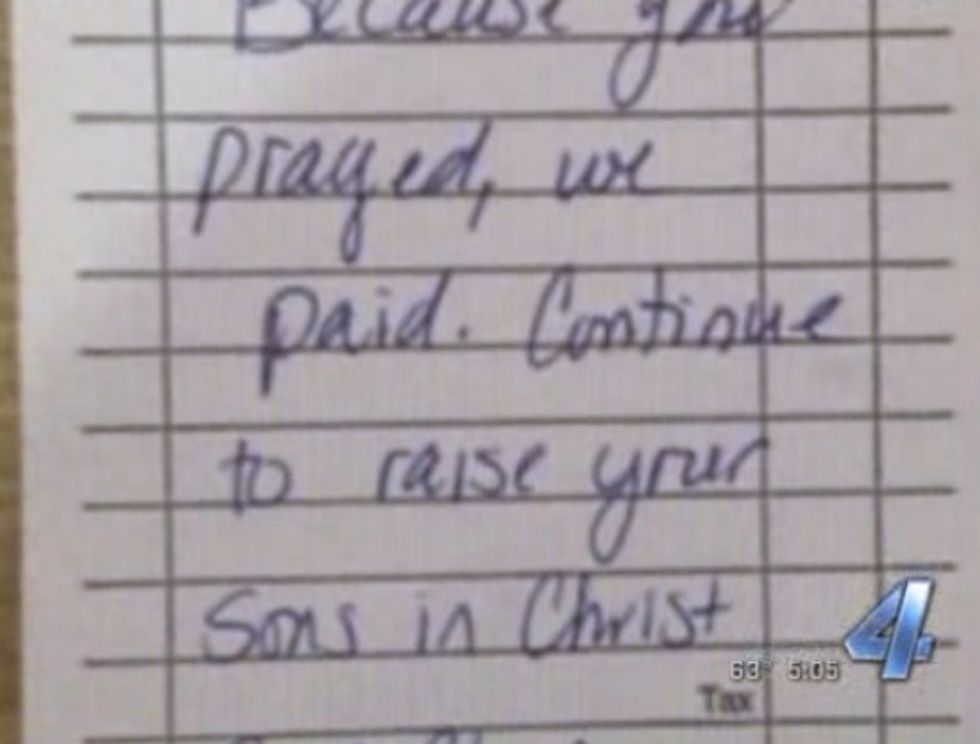 When a Family Decided to Pray Before a Meal While Eating Out, They Had No Idea This Would Happen