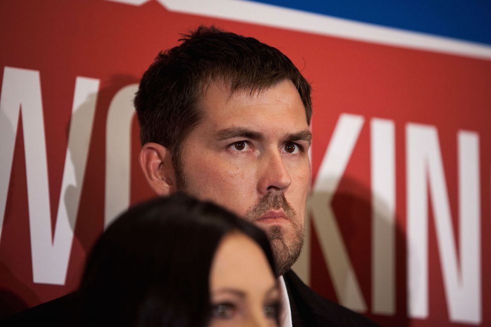 A Veteran Said He Often Doesn’t Feel Worthy of Praise. Take a Look at How Marcus Luttrell Responded