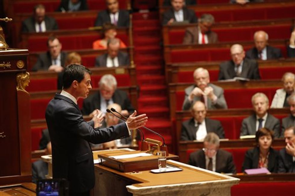 French PM Says Some of Paris Attackers, Including Mastermind, Exploited Syrian Refugee Crisis to Infiltrate Country Unnoticed