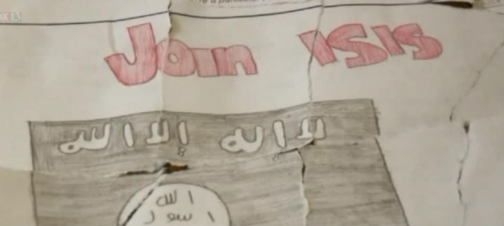 Mom Tells Teen Daughter 'There's No Way You’re Going to Do This' After She Comes Home From School With 'Islamic State' Assignment