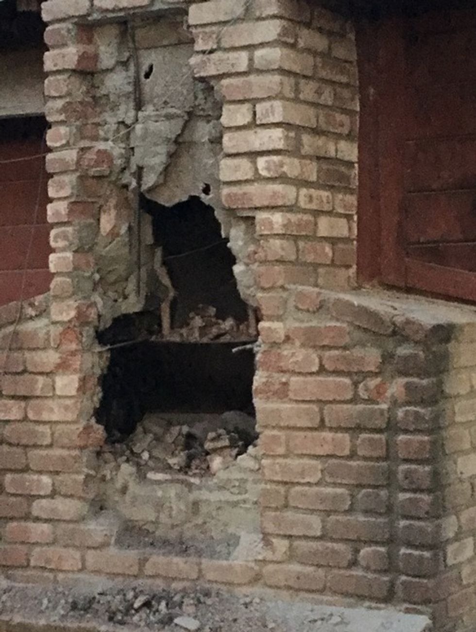 Suspected Burglar Stuck in Chimney Dies After Homeowner Starts Fire in Fireplace