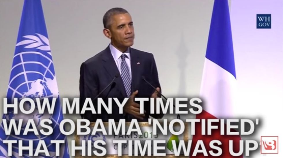 How many 'wrap it up' notifications did Obama get while speaking in Paris? 