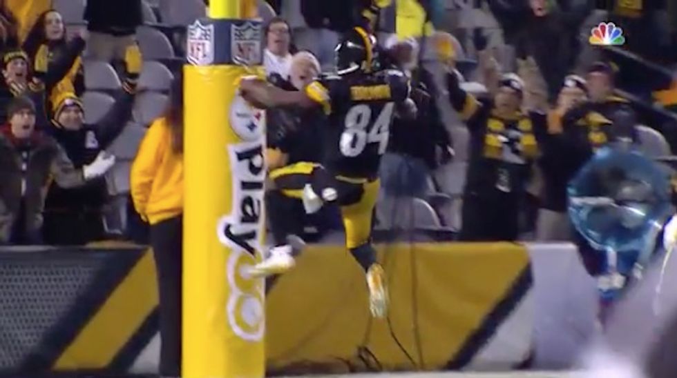 Pittsburgh Steeler's Epic Touchdown Celebration Gets Flagged by Refs and Goes Viral