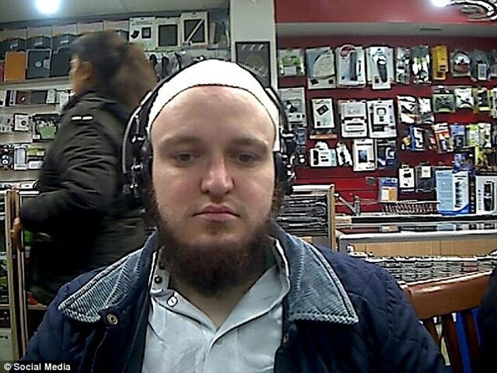 Muslim Behind Viral 'Trust Hug' Sign Finds Himself in Serious Trouble