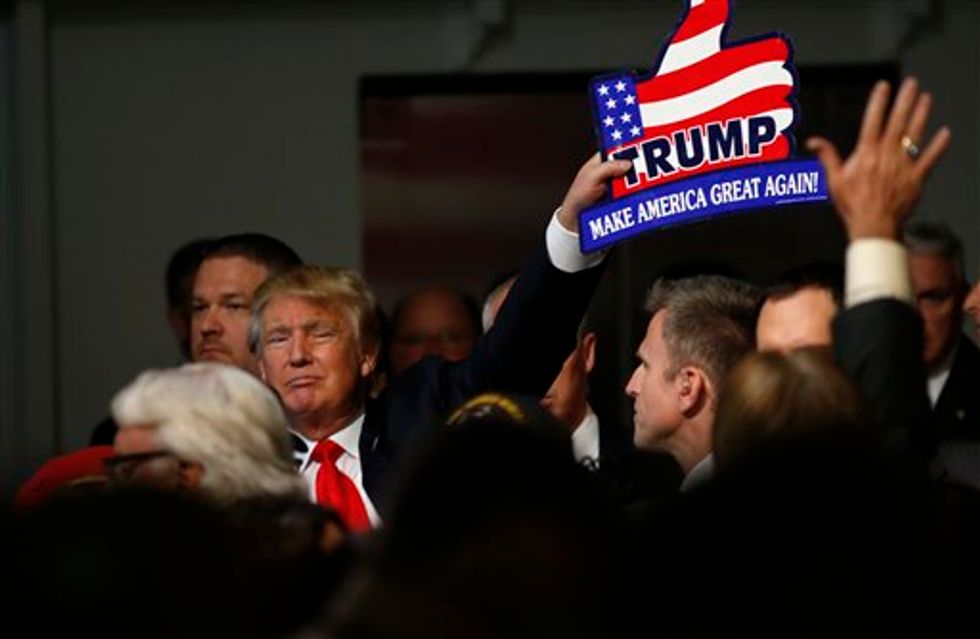  Senate Panel Passes Resolution Rejecting Trump’s Proposed Muslim Ban — Here Are the Four Republicans Who Voted Against It