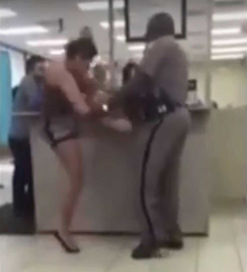 Florida DMV Workers Call State Trooper to Remove Arguing Woman. Trooper Orders Her to Leave, but She Refuses. What Happens Next Is Insane.