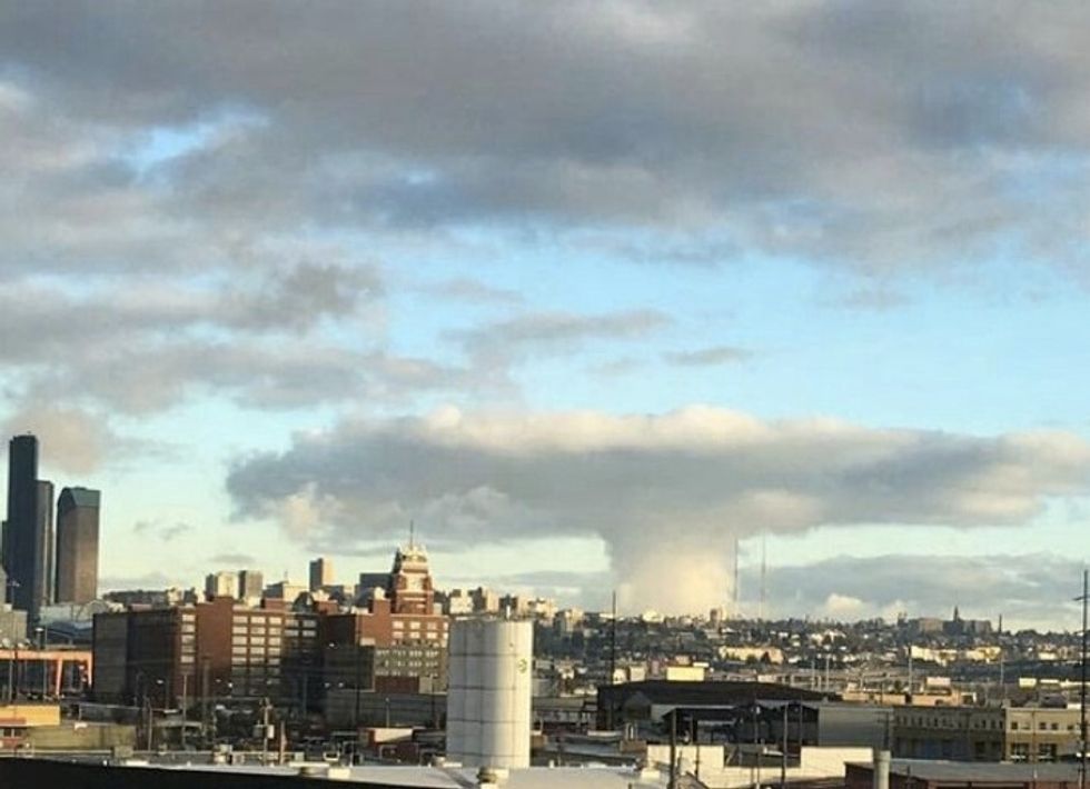 'What the Heck': Surreal Photo Out of Seattle May Seem Fake — but It's Not