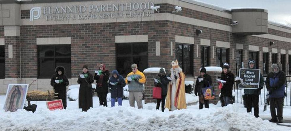 Pro-Life Group Organizes Nationwide 'Empty Manger' Christmas Caroling to Protest Abortion