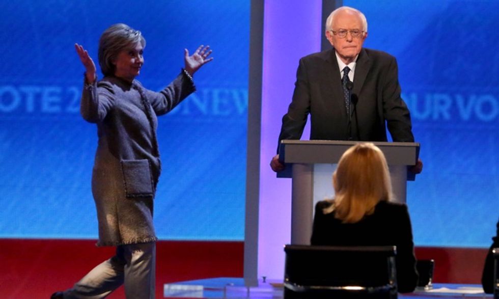 Sorry': Hillary Clinton Arrives Late After Democratic Debate Commercial Break