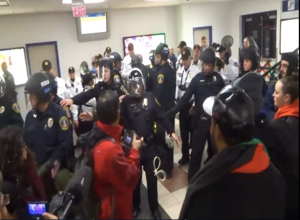 Black Lives Matter Protesters Defy Restraining Order, Force Lockdown at Mall of America and Cause Problems at Airport (UPDATED)