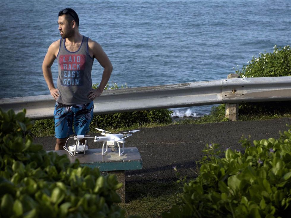 Oops: Drone Buzzes Obama Motorcade in Hawaii