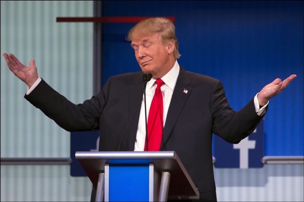 Here's What Happens if You Call the Veterans Hotline Donald Trump Set Up in 2015