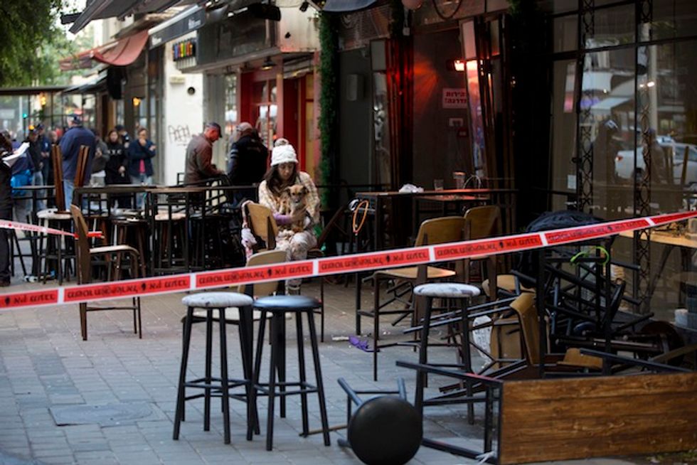 Reporter Points Out Vastly Different Ends to Attacks in Two Cities — and It’s Connected to Number of Gun Carriers
