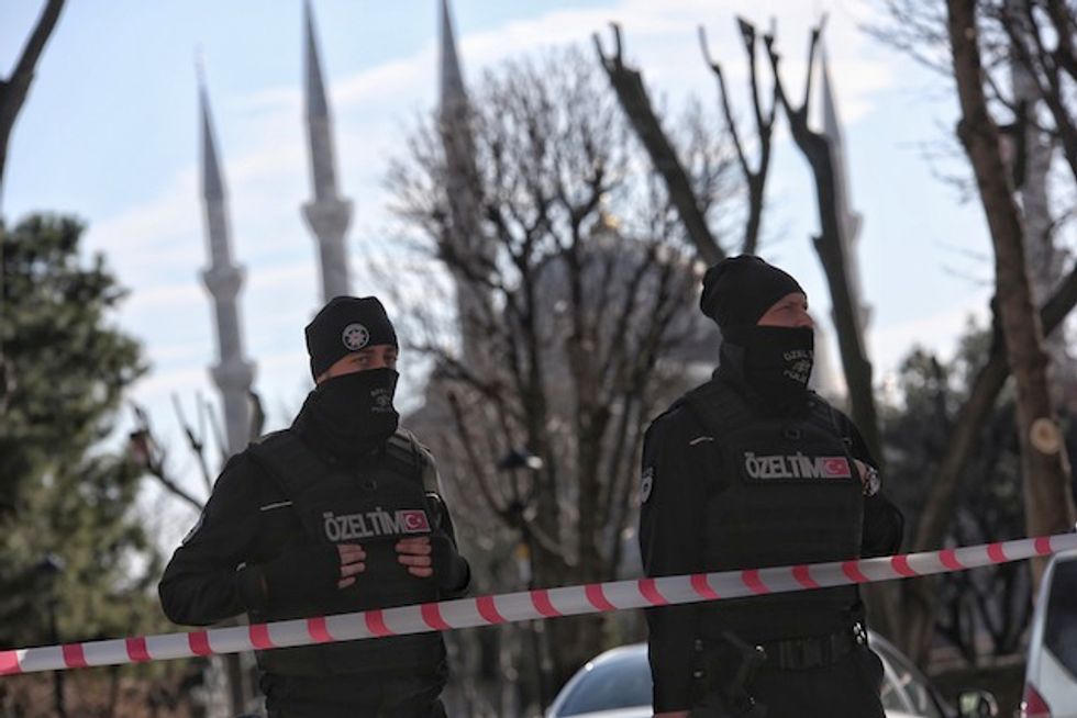 Suicide Bomber Kills 10 in Istanbul's Main Tourist District