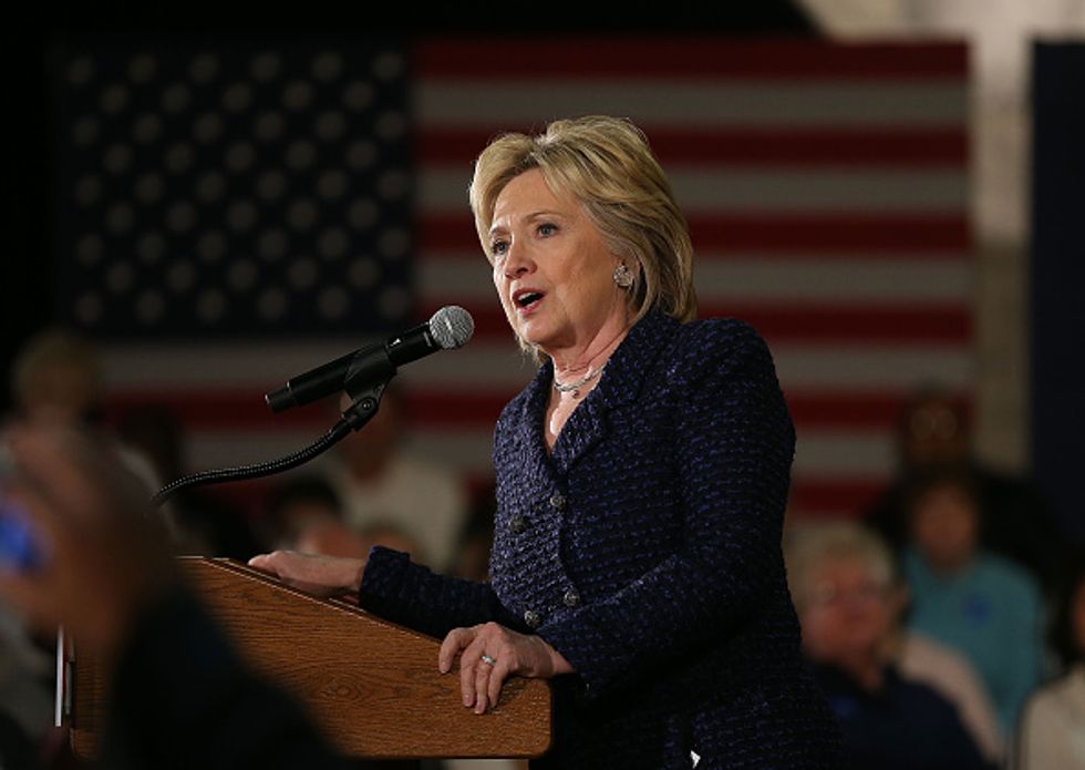 Clinton Calls for End to DHS Immigration Raids