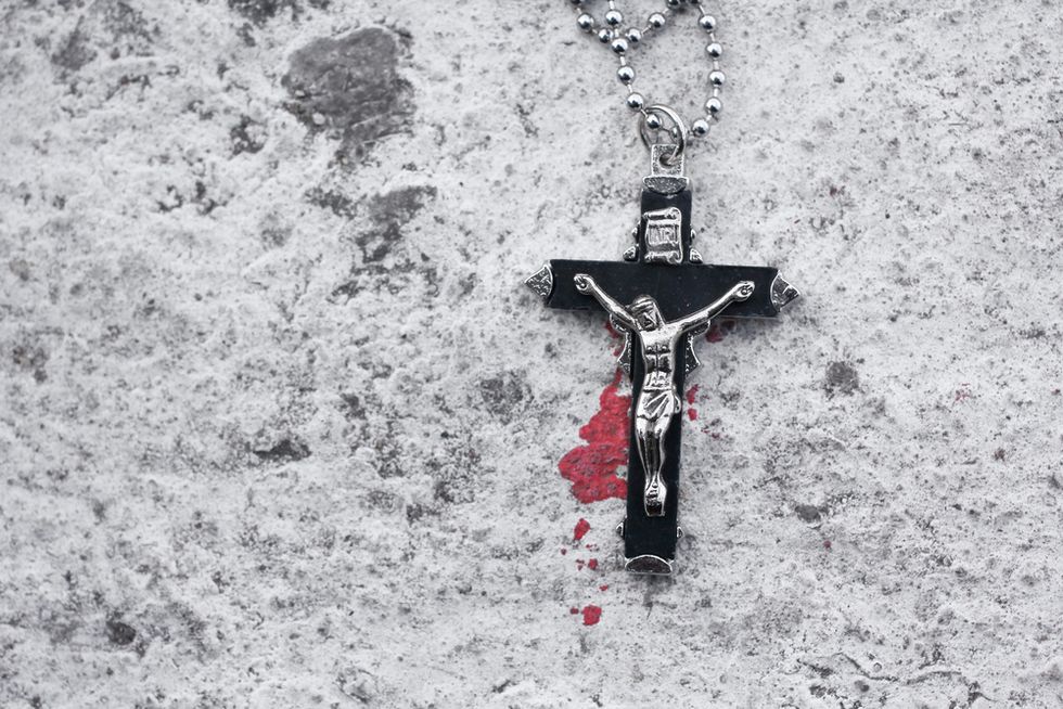 Islamic State How-to Guide Tells Would-Be Jihadists to Wear 'Christian Cross' Necklaces to Avoid Getting Caught