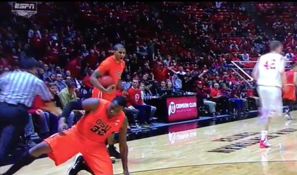 Oregon State Announces Four Game Suspension to Basketball Player Who Tripped Referee