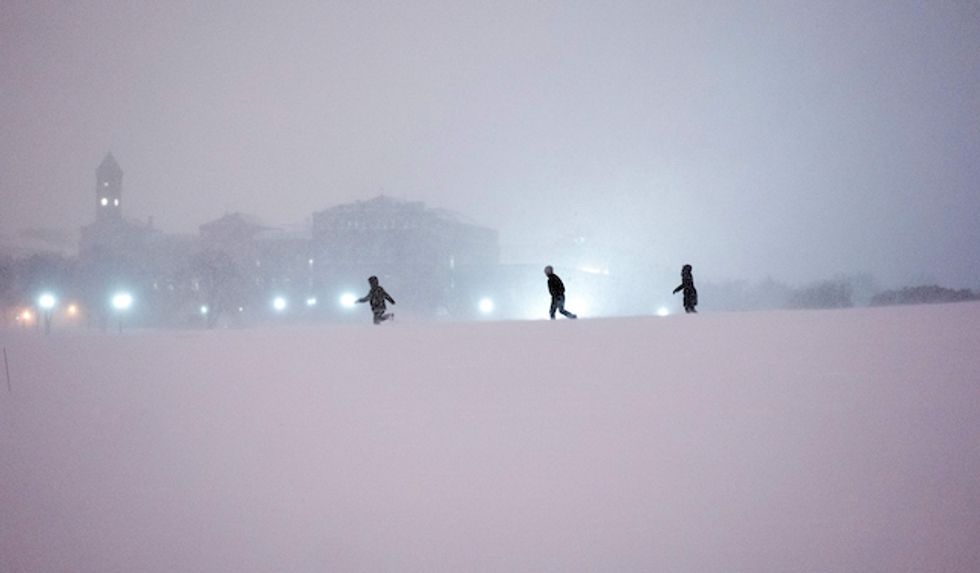 18 Dead After Blizzard Packing Hurricane-Force Winds Cripples East Coast
