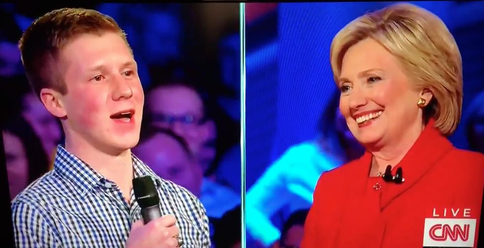 Watch the Brief Moment From Dem Town Hall That Has Some Accusing CNN of 'Planting' Questions for Hillary Clinton