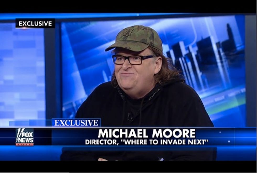 Michael Moore Pokes Megyn Kelly on 'Trump Situation': 'I Don't Know What This Must Feel Like for You ...