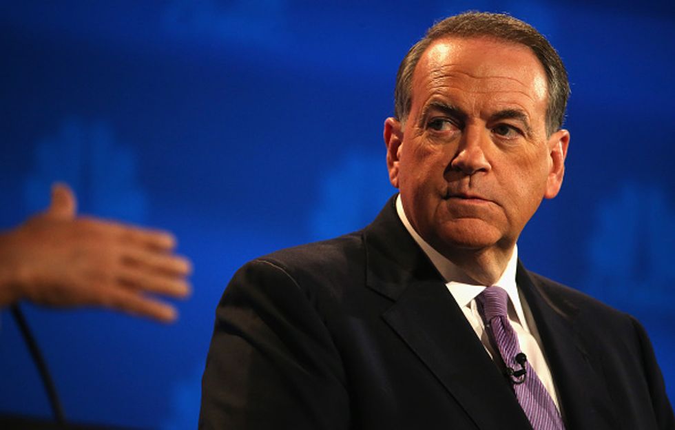 Mike Huckabee Announces He Will Suspend Campaign