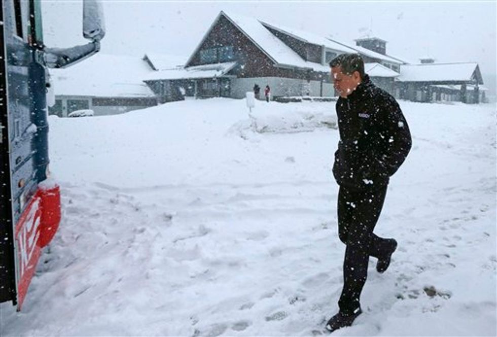 John Kasich Reaches 100th New Hampshire Town Hall, Celebrates by Pegging Journalists With Snowballs