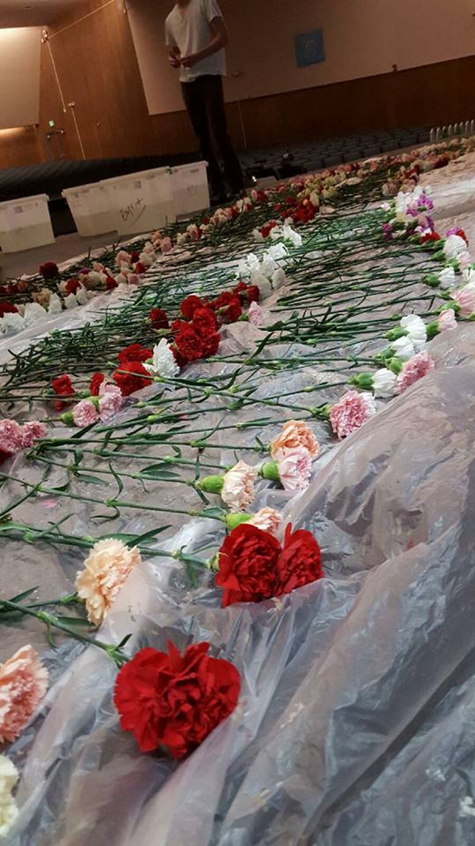 Utah Teen Buys 900 Valentine's Day Flowers -- One For Every Girl at His High School