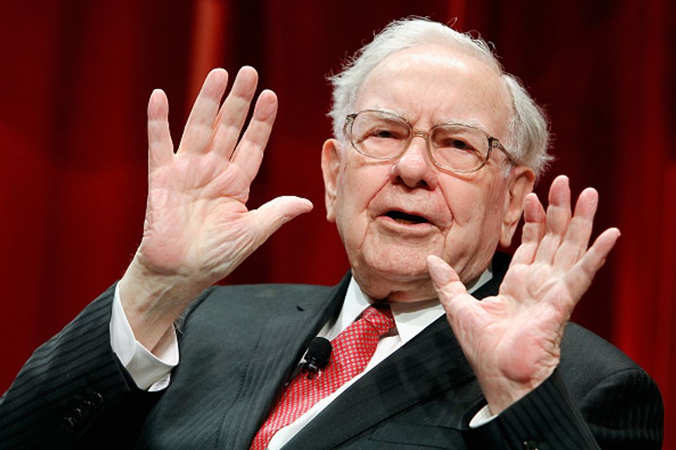 Buffett: US Economy Better Than Presidential Hopefuls Say 