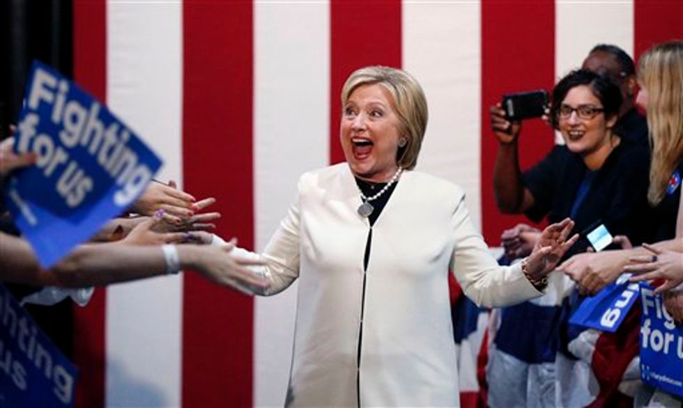 Cabinet Quotas? Clinton Promises 50-50 Gender Split in Her Administration's Leadership