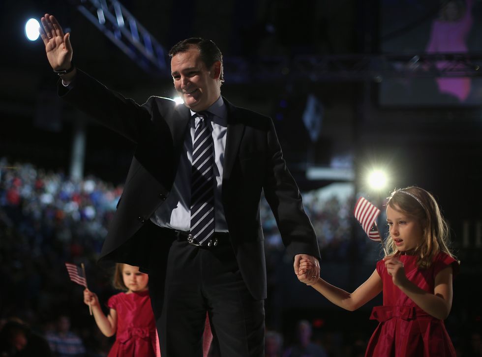 See How Ted Cruz Used His Break Time During Thursday's GOP Debate