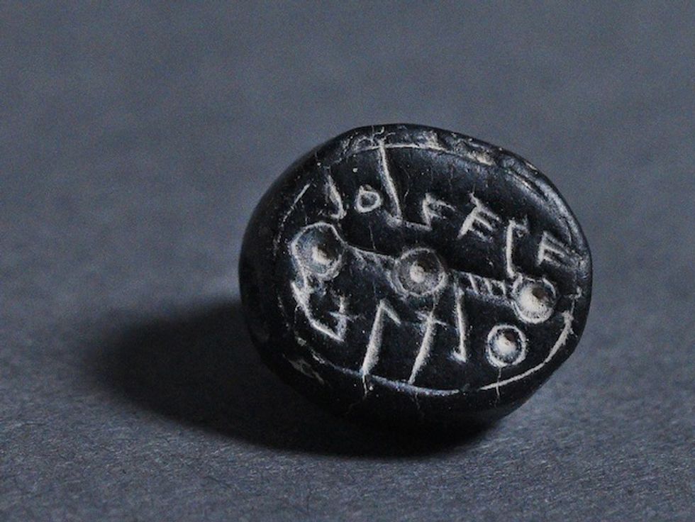 ‘Rare’ 2,500-Year-Old Seals Found in Jerusalem, Dated to King Solomon’s Temple