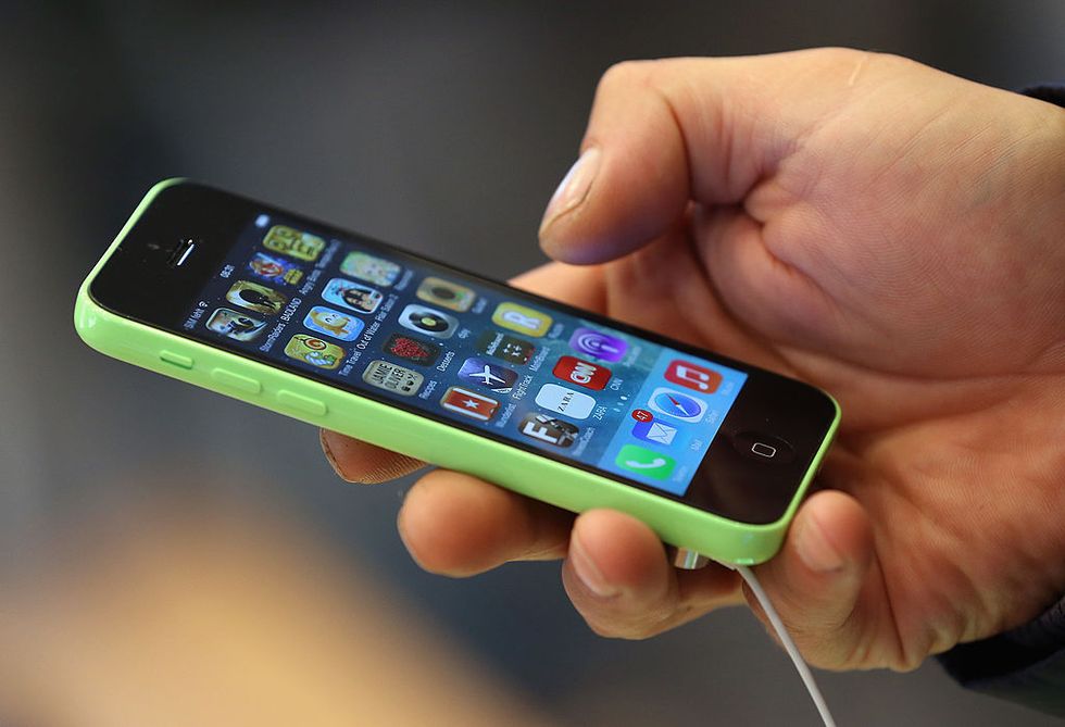 Man Gives Up His Smartphone for Seven Whole Days — Here’s the 'Most Startling' Thing He Discovered