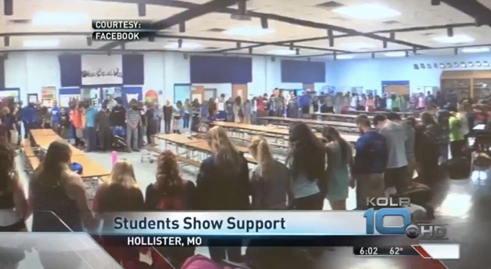 See the Bold Way Public School Students Are Reacting to Atheists' Demand That a Pastor Stop Leading Lunchtime Prayers