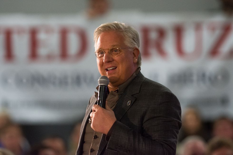 Glenn Beck Writes Impassioned Facebook Letter to Sarah Palin: 'You Are Better Than This