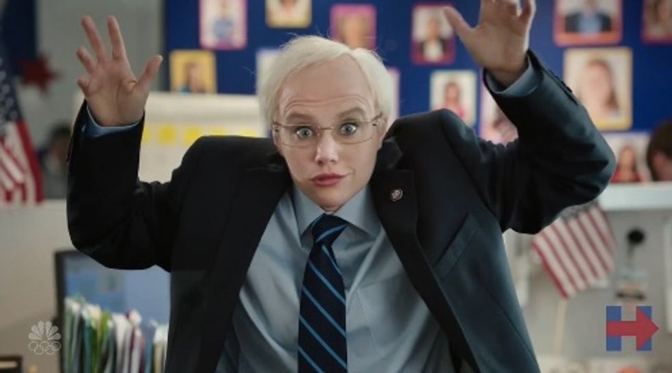 In New 'SNL' Ad, Hillary Clinton Literally Becomes Bernie Sanders in Order to Get Votes