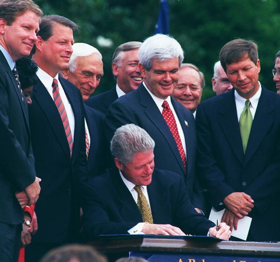 Read the Letter Bill Clinton Reportedly Wrote to John Kasich Praising Him for ‘Courageous’ Action on Guns