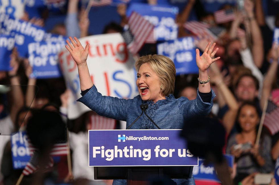 Non-Partisan Watchdog Org Flags Amount of Fundraisers Clinton Campaign Has Held in Foreign Countries
