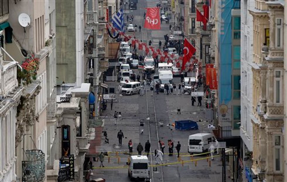 Suicide Bomb Attack in Istanbul Kills 5, at Least 20 Wounded 