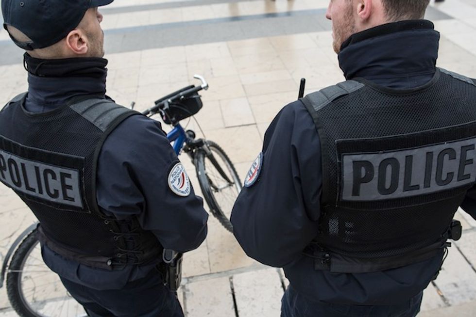Leaked Memo Says Some French Muslim Police Listen to and Broadcast Religious Chants on Patrol, Refuse Moment of Silence for Terror Victims: French Media