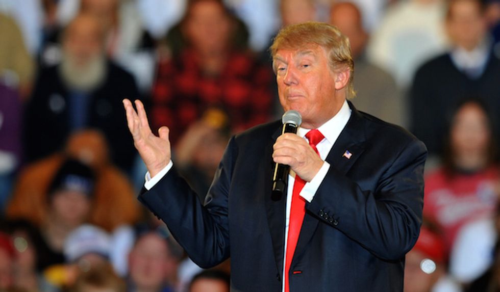 Here's the 773-Word Transcript of Trump Defending Size of His Hands in WaPo Editorial Board Meeting