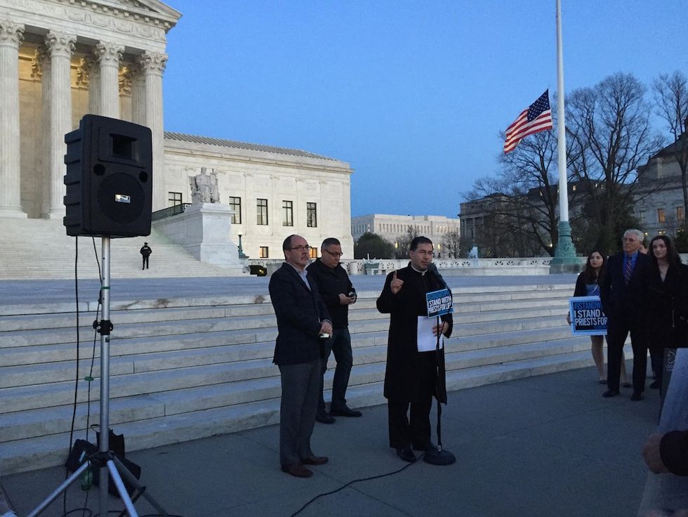 ‘Burwell’ Petitioners Hold Prayer Vigil Outside Supreme Court Night before Their Case