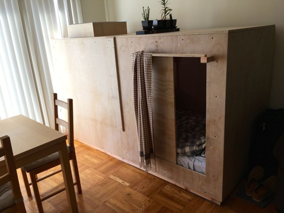 Man Fed Up With High Rent Costs Comes Up With Unconventional 'Solution' for a Fraction of the Cost