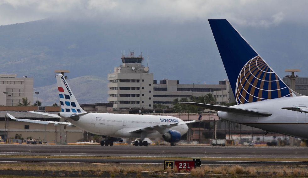 FBI: Flight Returns to Hawaii After Passenger Who Wanted to Do Yoga Became Violent