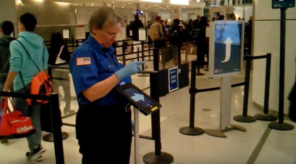 Guess How Much the TSA Spent on an iPad App That Randomly Points Left or Right