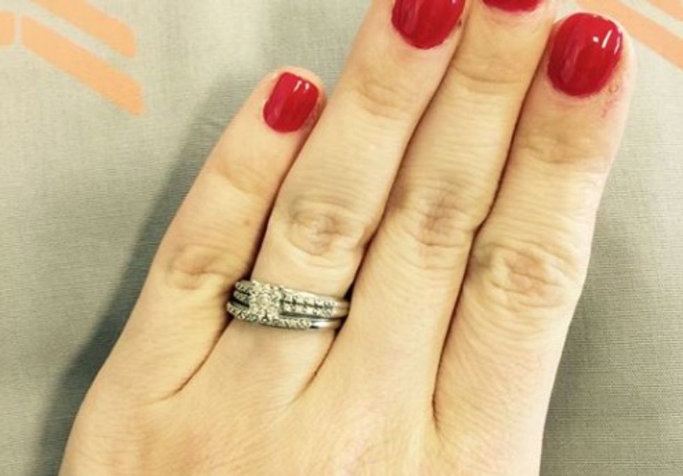 Woman Fed-Up With People Commenting on Her 'Small' Wedding Ring Pens Viral Facebook Note