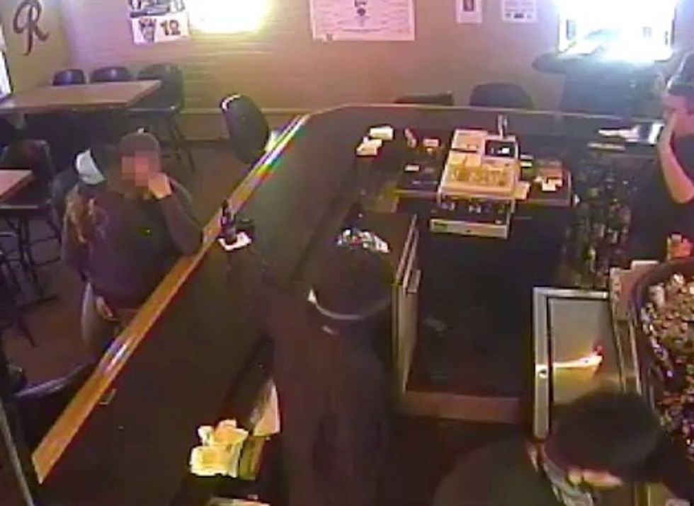 Love Is Blind: Couple Making Out at Bar Continue to Kiss During Armed Robbery