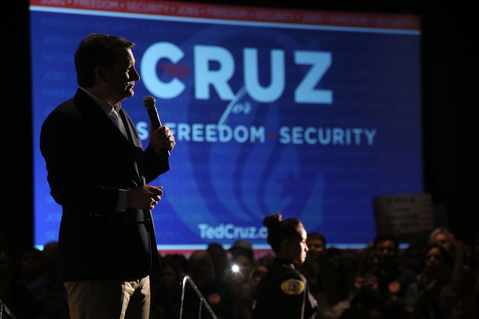 Beck Asks Cruz if Capitol Hill Is Like 'House of Cards' — See How the Candidate Answers