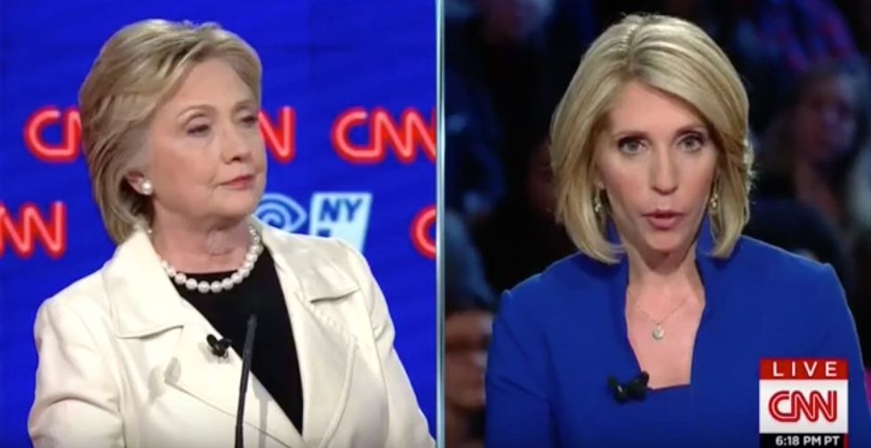 Clinton Repeatedly Dodges Debate Question on Wall St. Transcripts — Listen to Crowd's Reaction